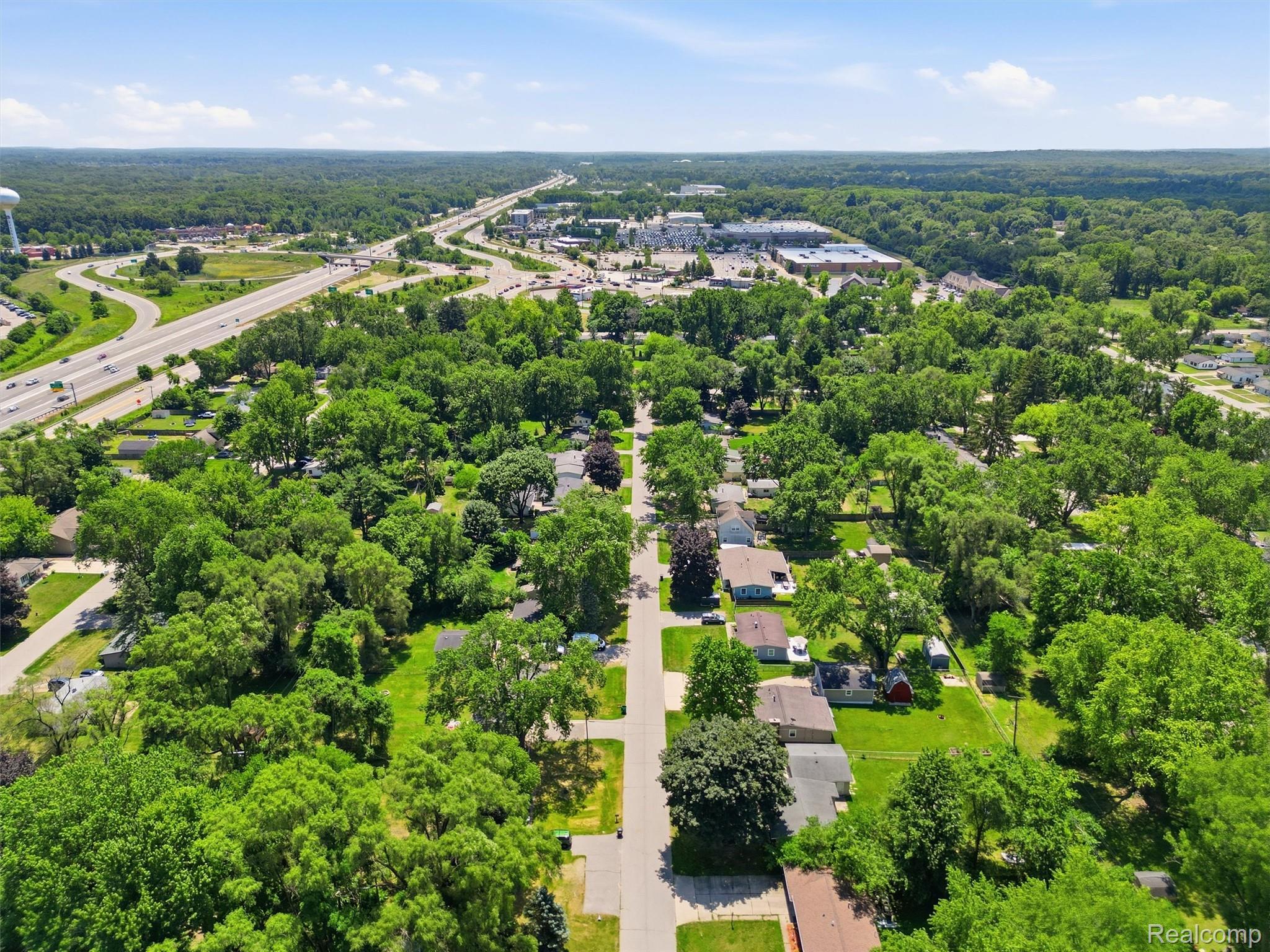 6271 Stephen Brighton, MI 48116 - Photo 23 of 28 08-DJI_0034.jpg