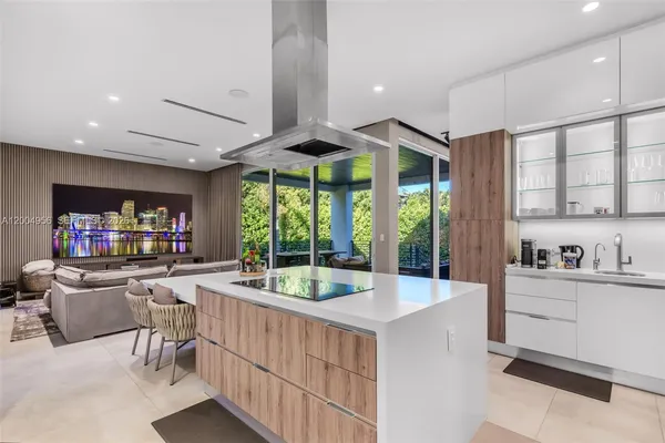 $28,900 | 285 West Mashta Drive, Key Biscayne, FL 33149