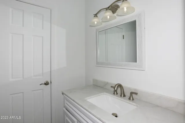 $2,695 | 6226 South Hazelton Lane, Tempe, AZ 85283