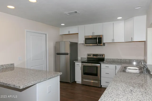 $2,695 | 6226 South Hazelton Lane, Tempe, AZ 85283