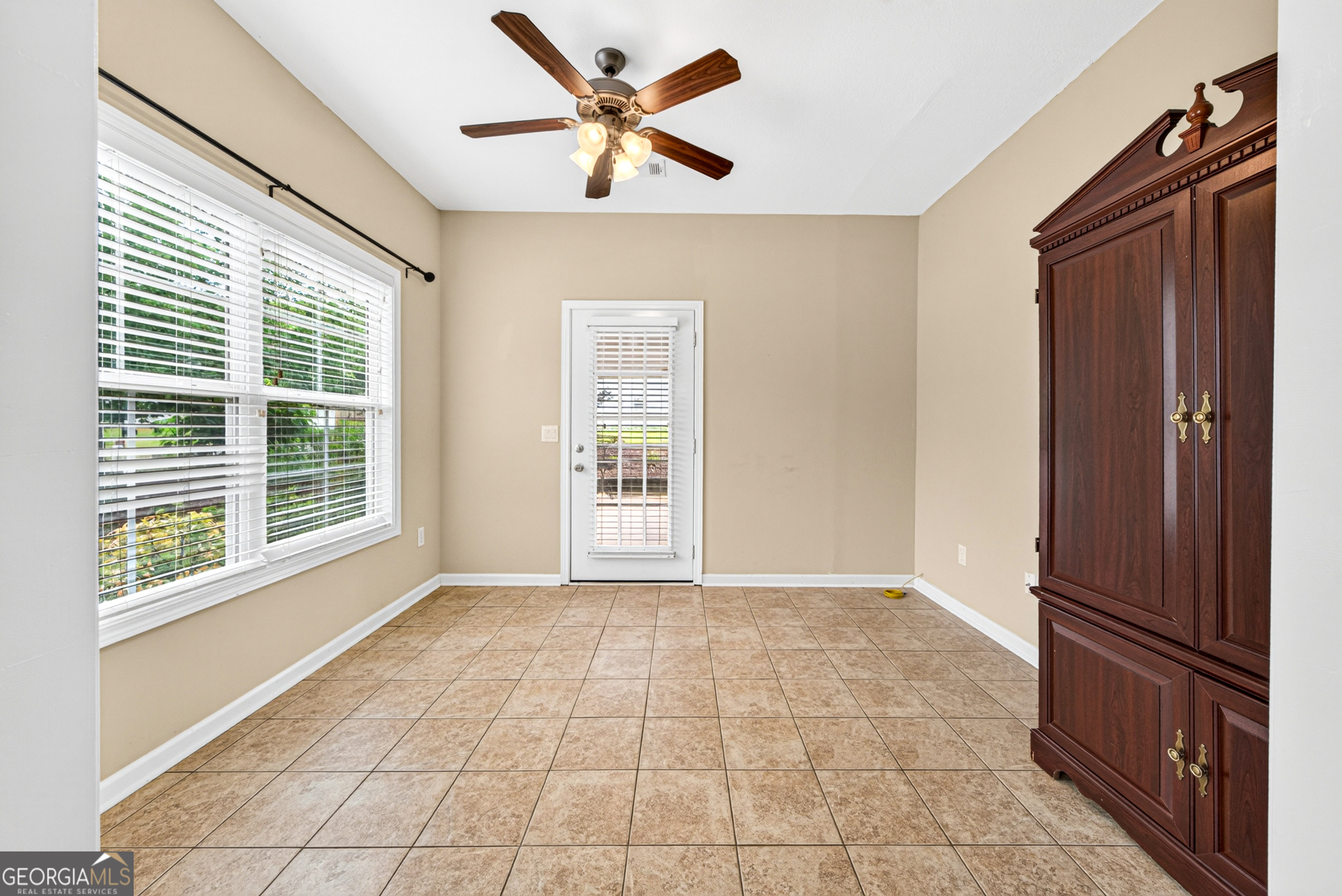 305 Victory Circle Commerce, GA 30529 - Photo 13 of 42