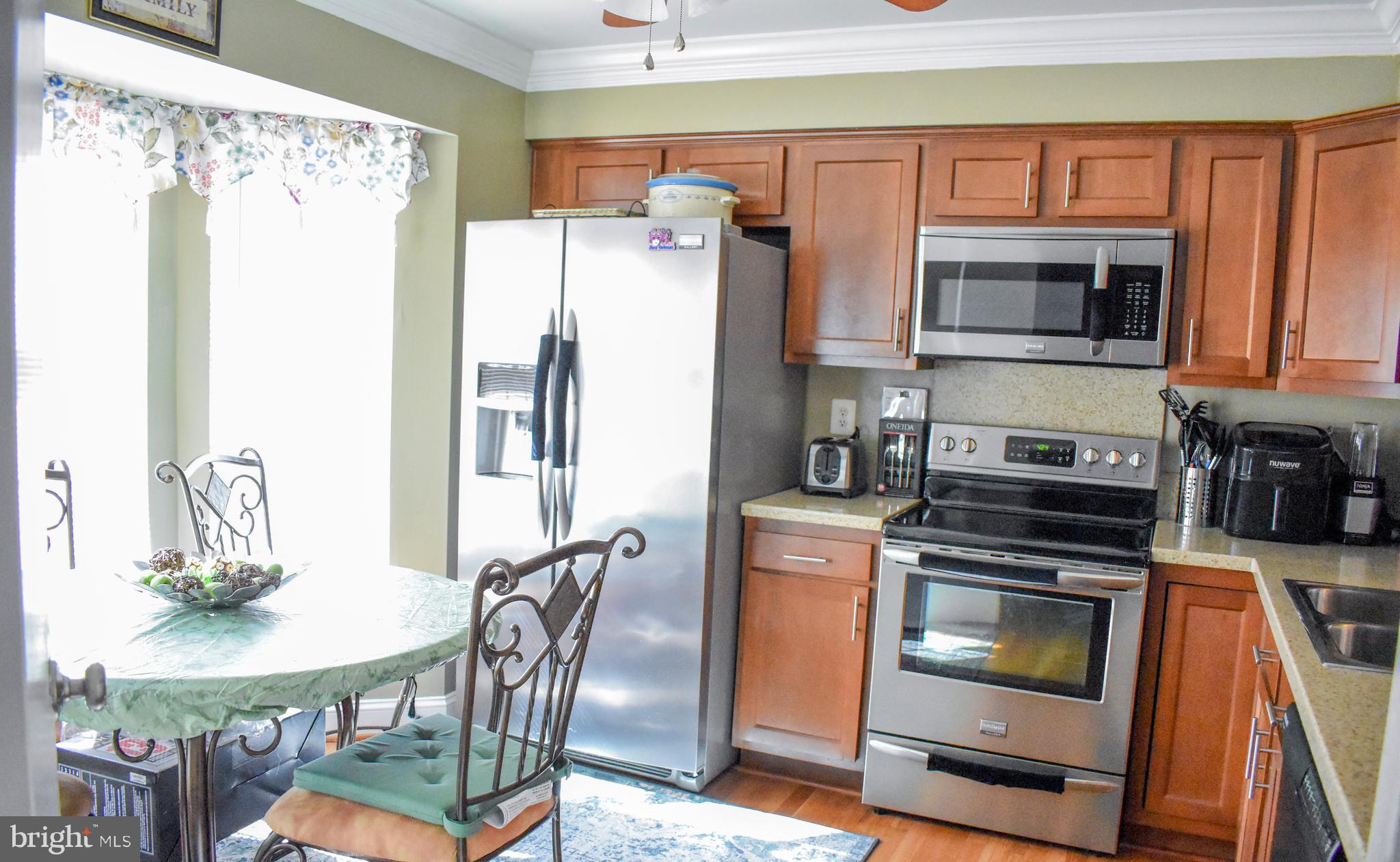 8633 Ritchboro Road District Heights, MD 20747 - Photo 7 of 29 Eat-in kitchen with bay window
