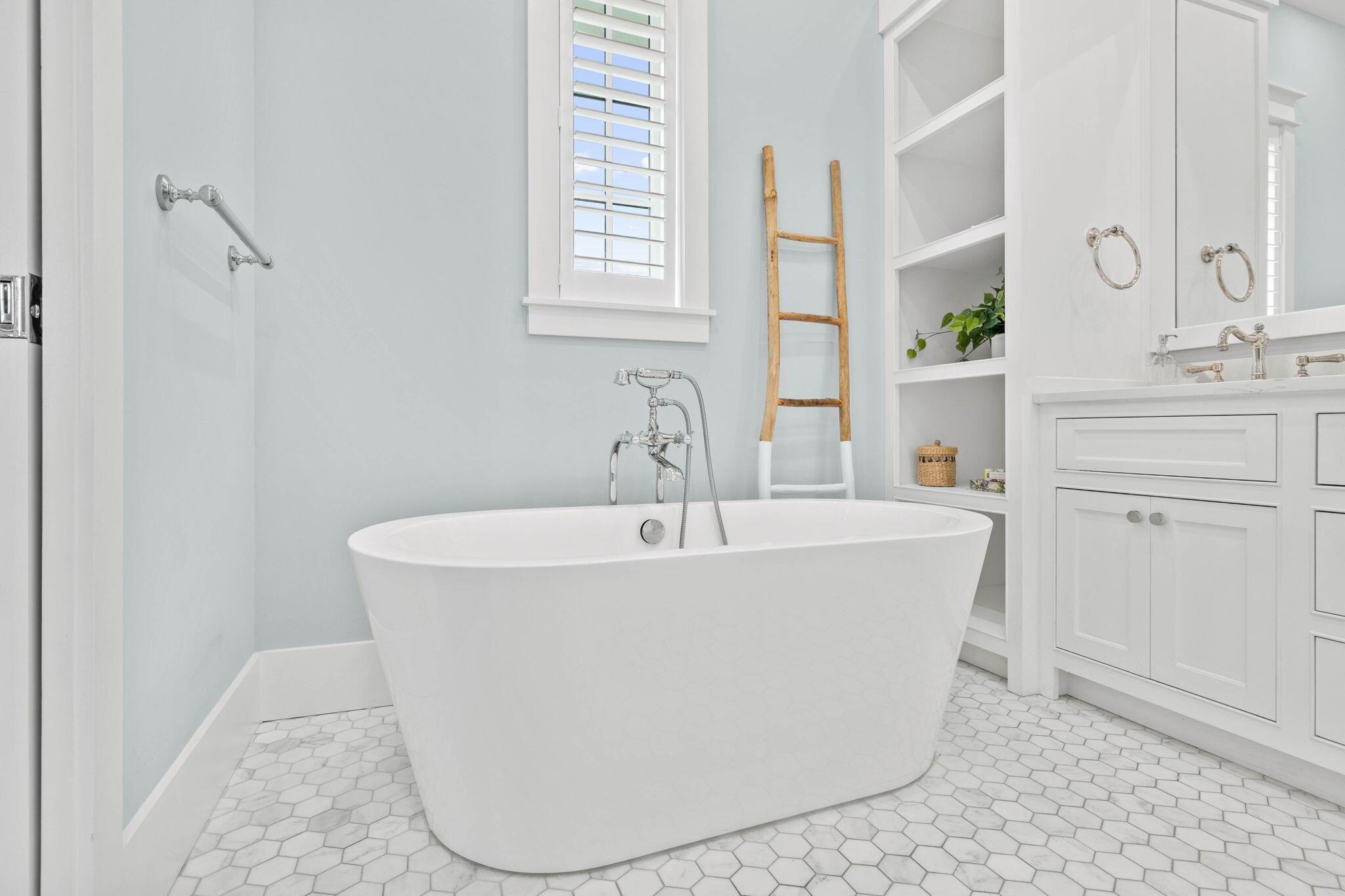 28 Honor Ln Inlet Beach Inlet Beach, FL 32461 - Photo 63 of 99 a white bath tub sitting in a bathroom