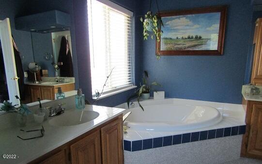 1240 Southwest Sailfish Loop Waldport, OR 97394 - Photo 14 of 29 Primary Bath