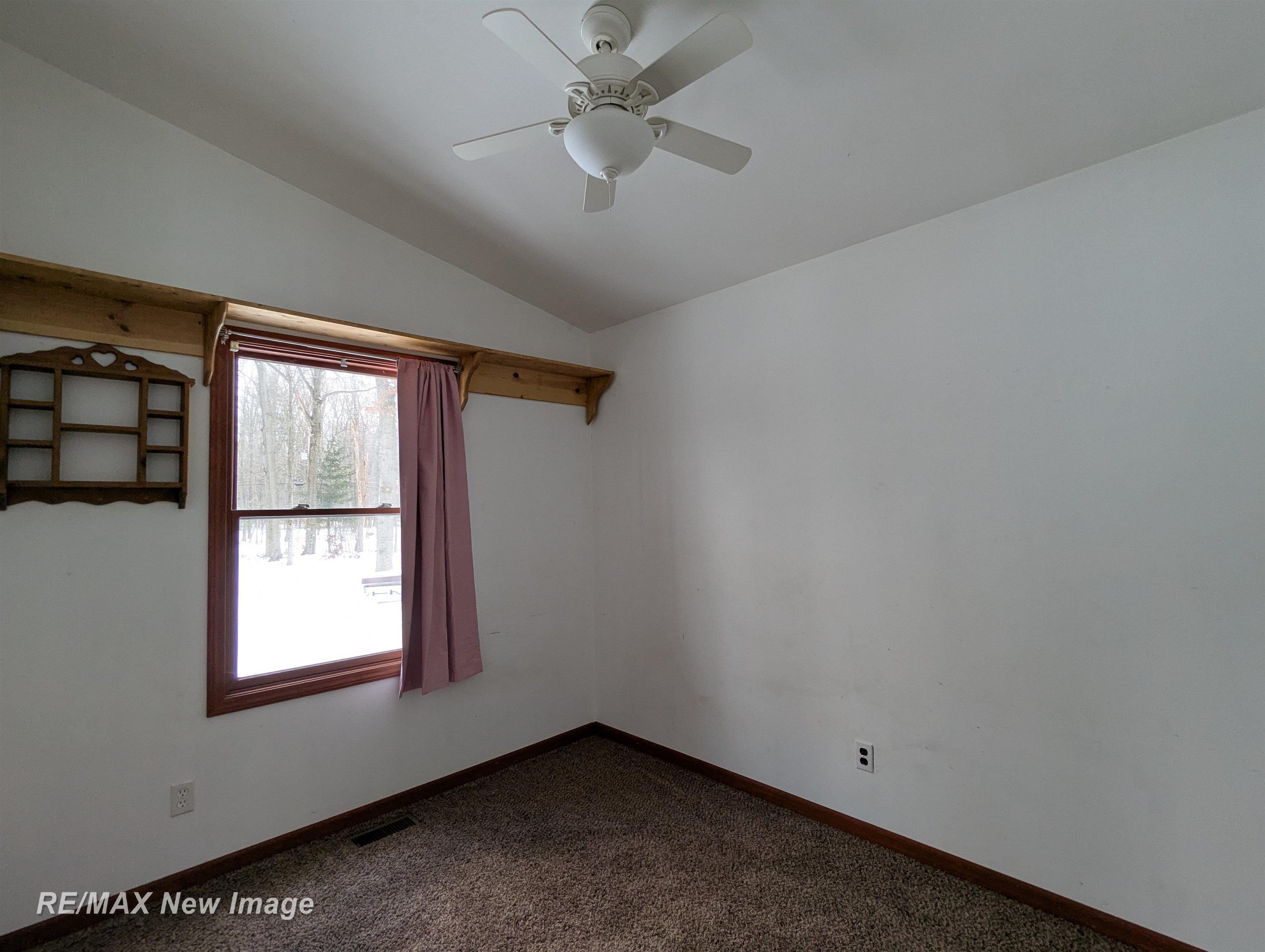2312 Madsen Road Saginaw, MI 48601 - Photo 12 of 36 50164822-cd8b1f6b-6576-4cd7-b74a-74c7670483c3.JPG