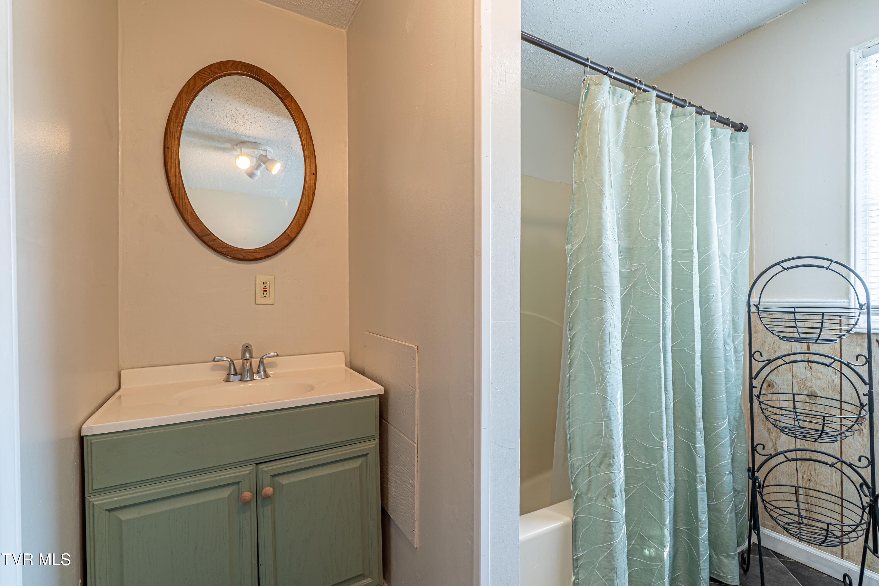 9025 Nininger Road Bristol, VA 24202 - Photo 17 of 46 Updated