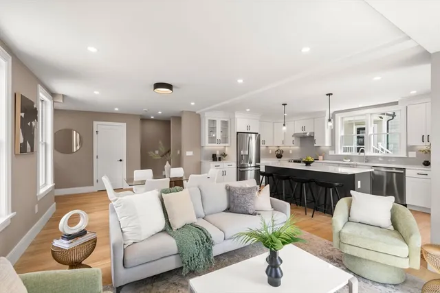 $1,199,000 | 71 Whites Avenue, Unit 71, Watertown, MA 02472