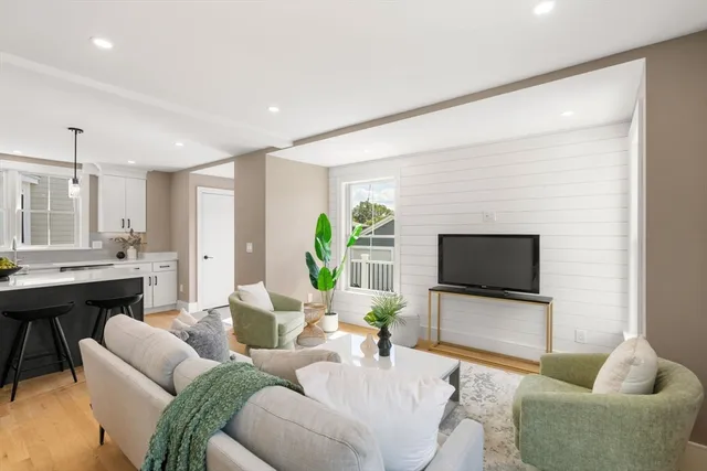 $1,199,000 | 71 Whites Avenue, Unit 71, Watertown, MA 02472