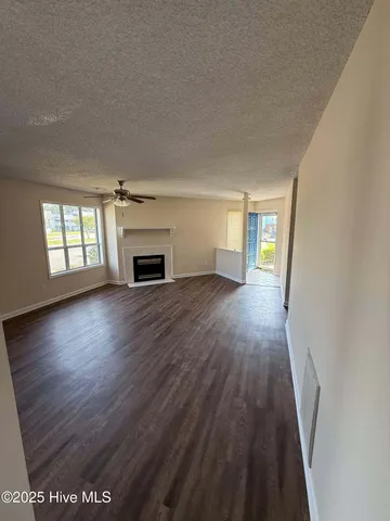 $1,350 | 118 Breezewood Drive, Unit D, Greenville, NC 27858