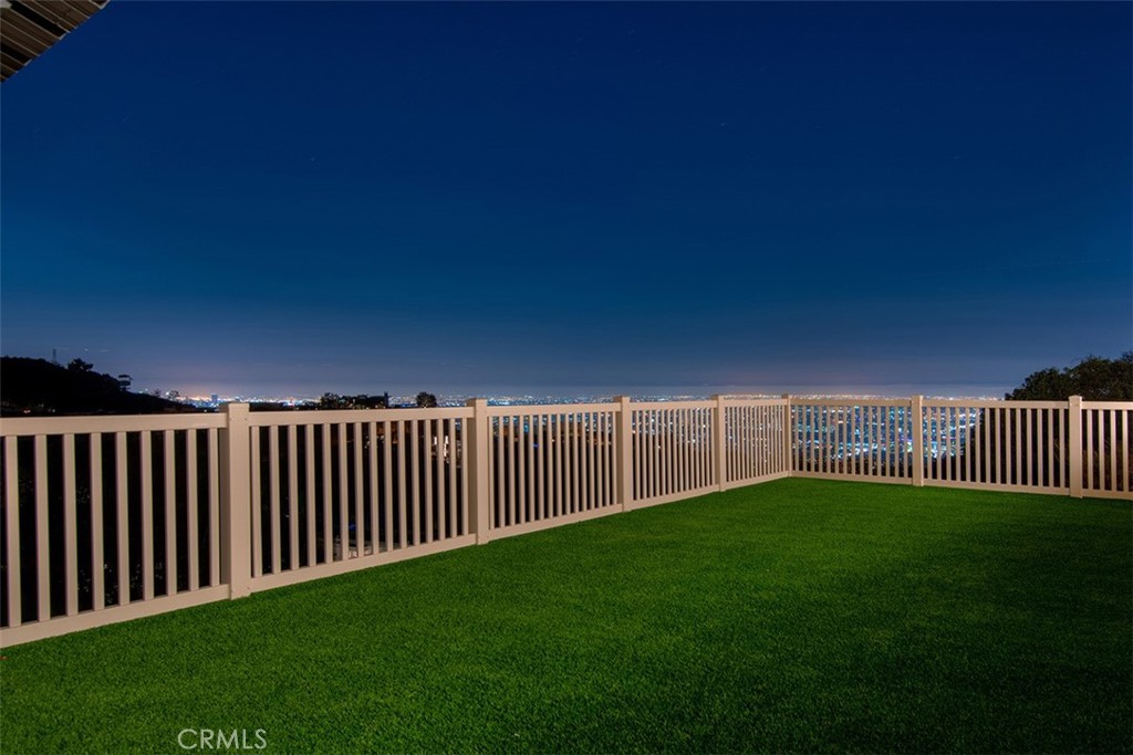 2189 B Sunset Plaza Drive Los Angeles, CA 90069 - Photo 24 of 53 a view of a deck with a big yard