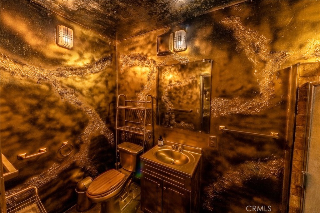 2189 B Sunset Plaza Drive Los Angeles, CA 90069 - Photo 40 of 53 a bathroom with a toilet and a shower