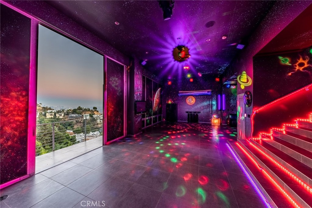 2189 B Sunset Plaza Drive Los Angeles, CA 90069 - Photo 7 of 53