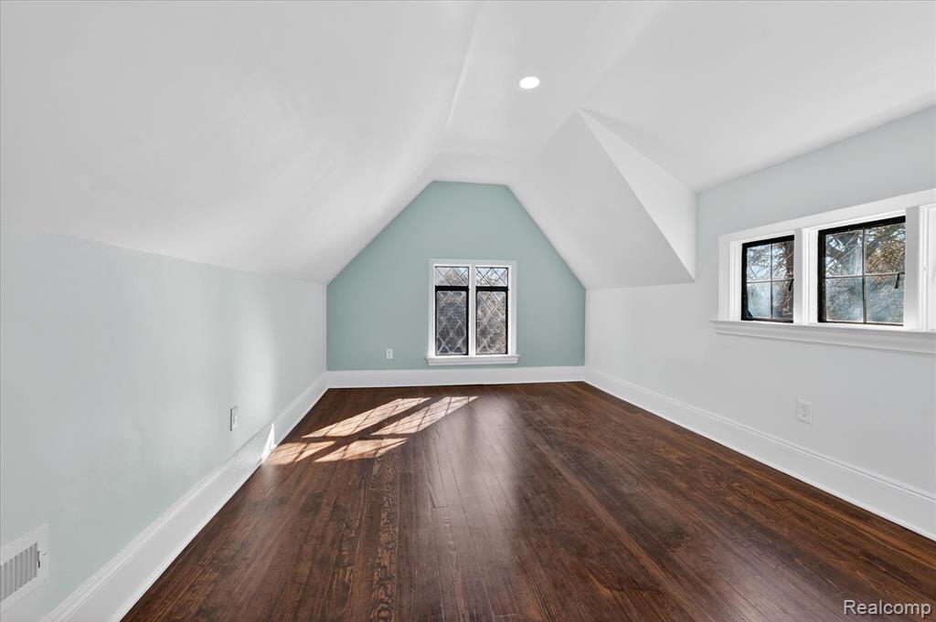 3261 Sherbourne Road Detroit, MI 48221 - Photo 34 of 48