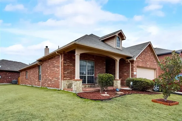 $350,000 | 10928 Hawks Landing Road, Fort Worth, TX 76052