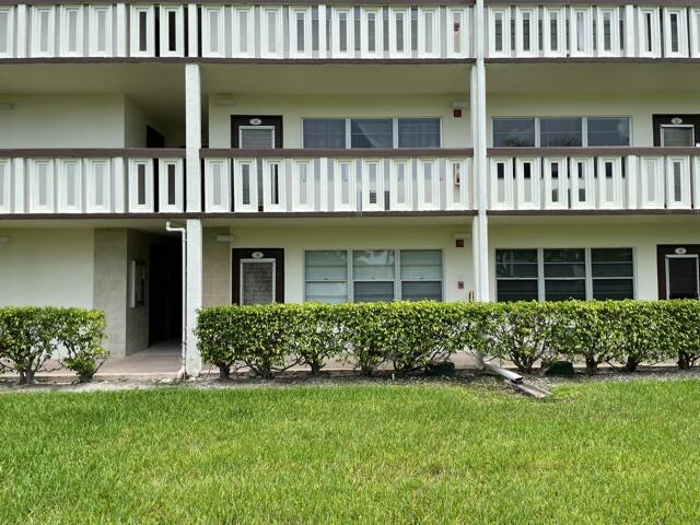 49 Suffolk B Boca Raton, FL 33434 - Photo 1 of 14 Front view