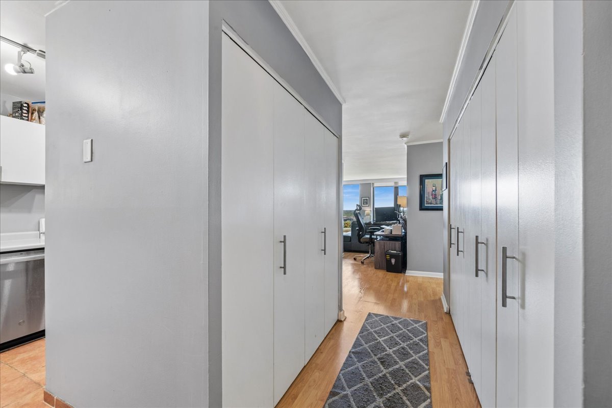 5320 North Sheridan Road, Unit 1911 Chicago, IL 60640 - Photo 21 of 26