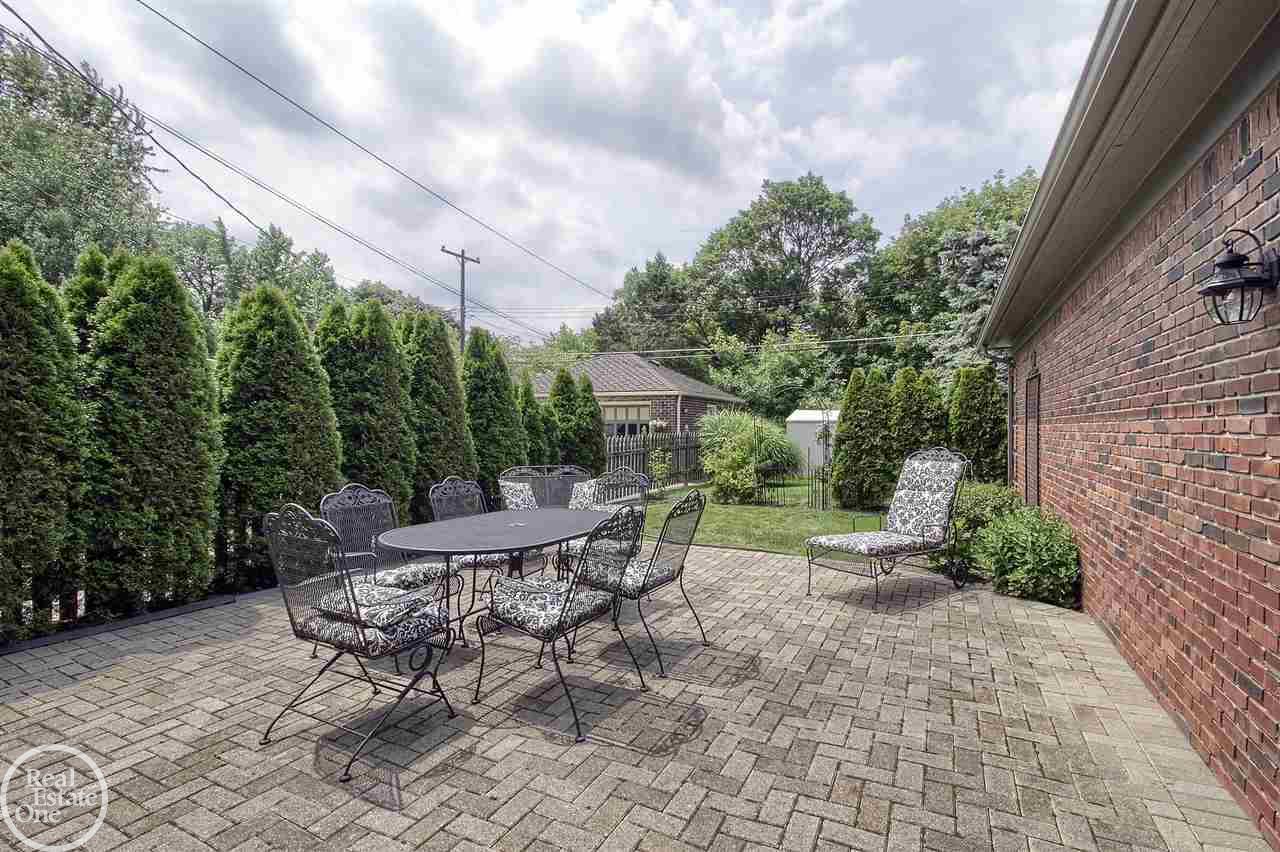 1275 Whittier Road Grosse Pointe Park, MI 48230 - Photo 39 of 42