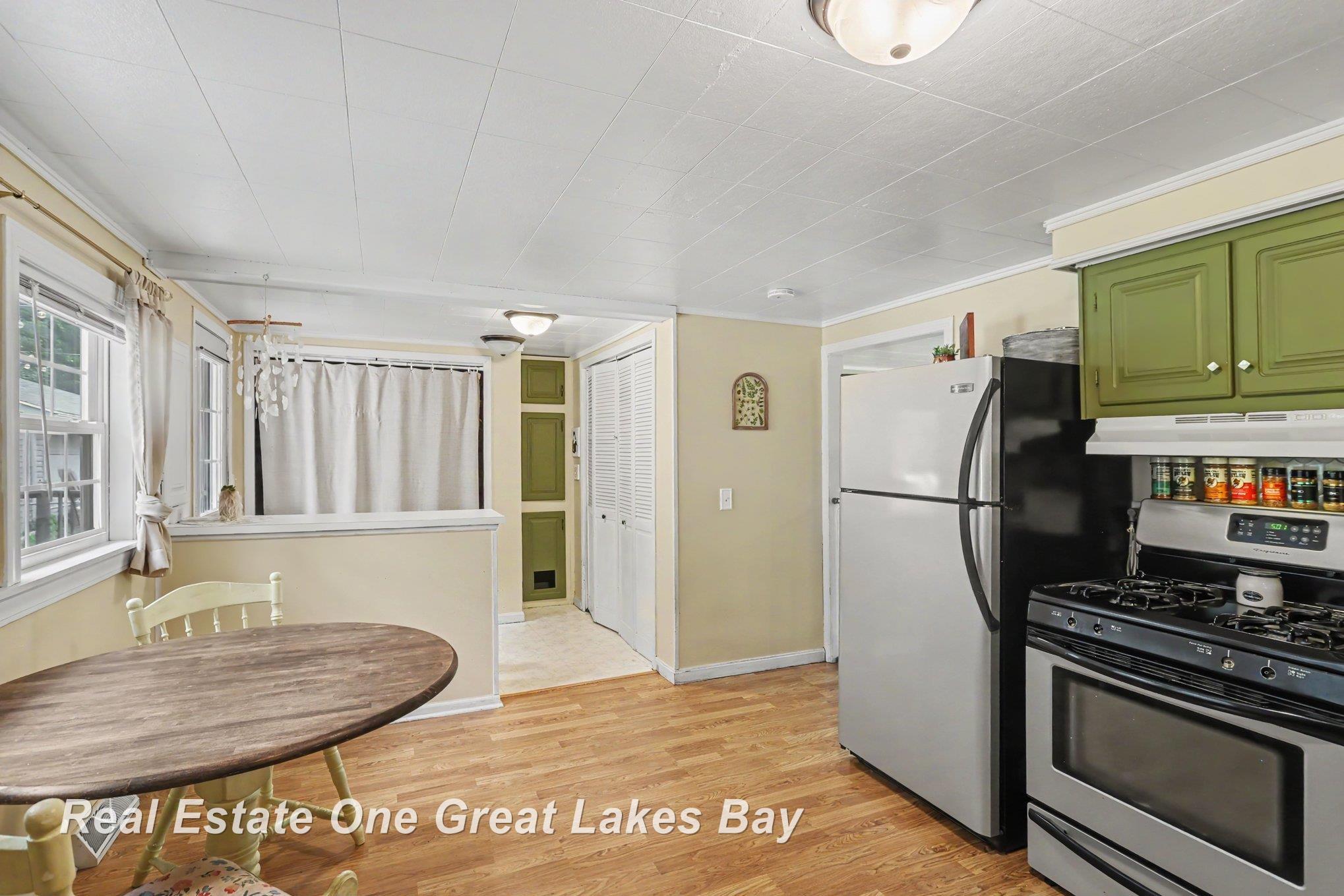 1135 West Moore Road Saginaw, MI 48601 - Photo 9 of 21 Gallery Image 9