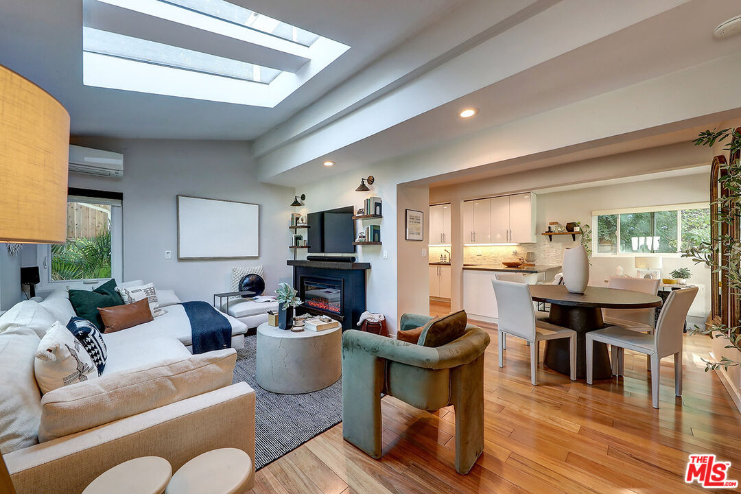 8326 Ridpath Drive Los Angeles, CA 90046 - Photo 15 of 43