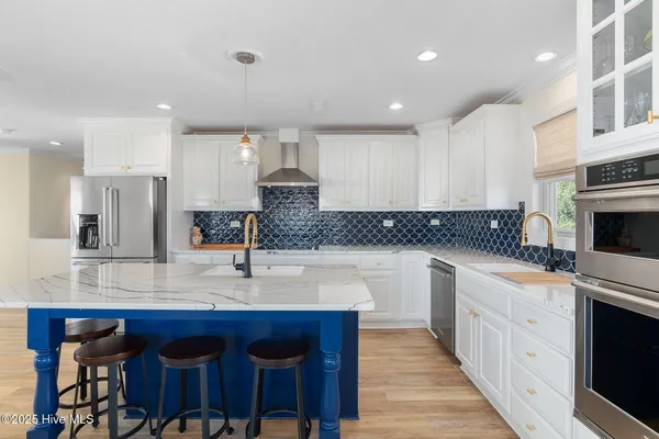 $2,400,000 | 1606 Ocean Drive, Emerald Isle, NC 28594