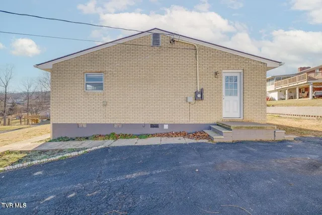 $1,950 | 4113 East Englewood Boulevard, Unit 3, Johnson City, TN 37601