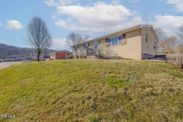 $1,950 | 4113 East Englewood Boulevard, Unit 3, Johnson City, TN 37601