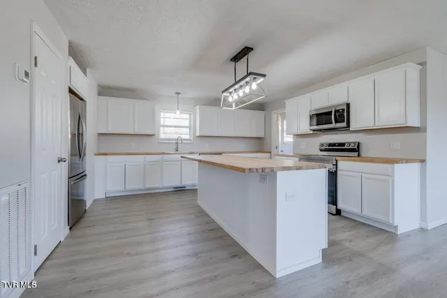 $1,950 | 4113 East Englewood Boulevard, Unit 3, Johnson City, TN 37601