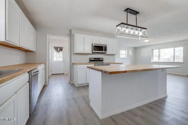 $1,950 | 4113 East Englewood Boulevard, Unit 3, Johnson City, TN 37601