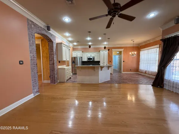 $2,300 | 103 Lakeshore Drive, Youngsville, LA 70592