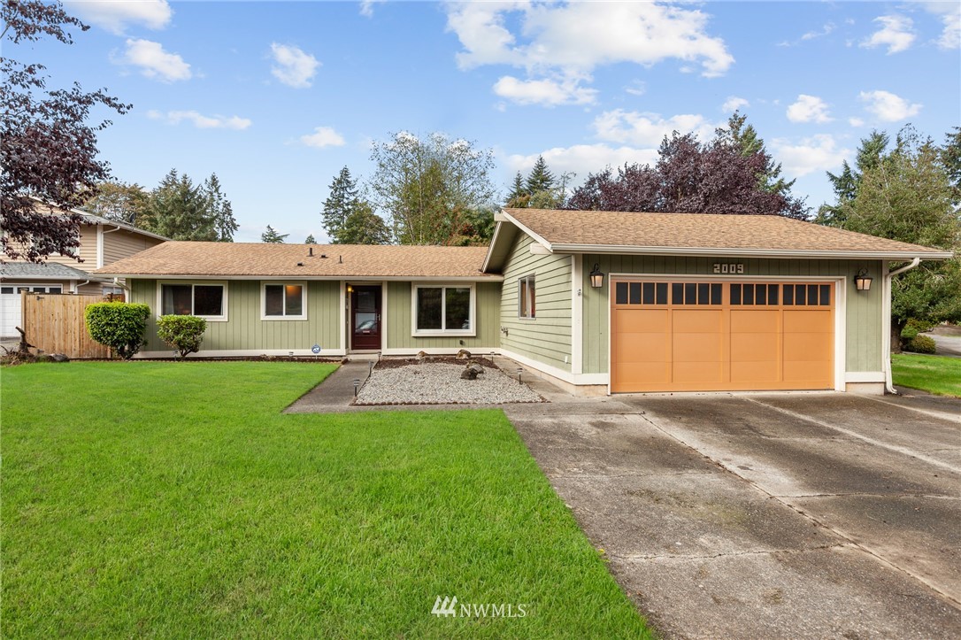 2009 Dayton Court Southeast Renton, WA 98055 - Photo 1 of 34 Gallery Image 1