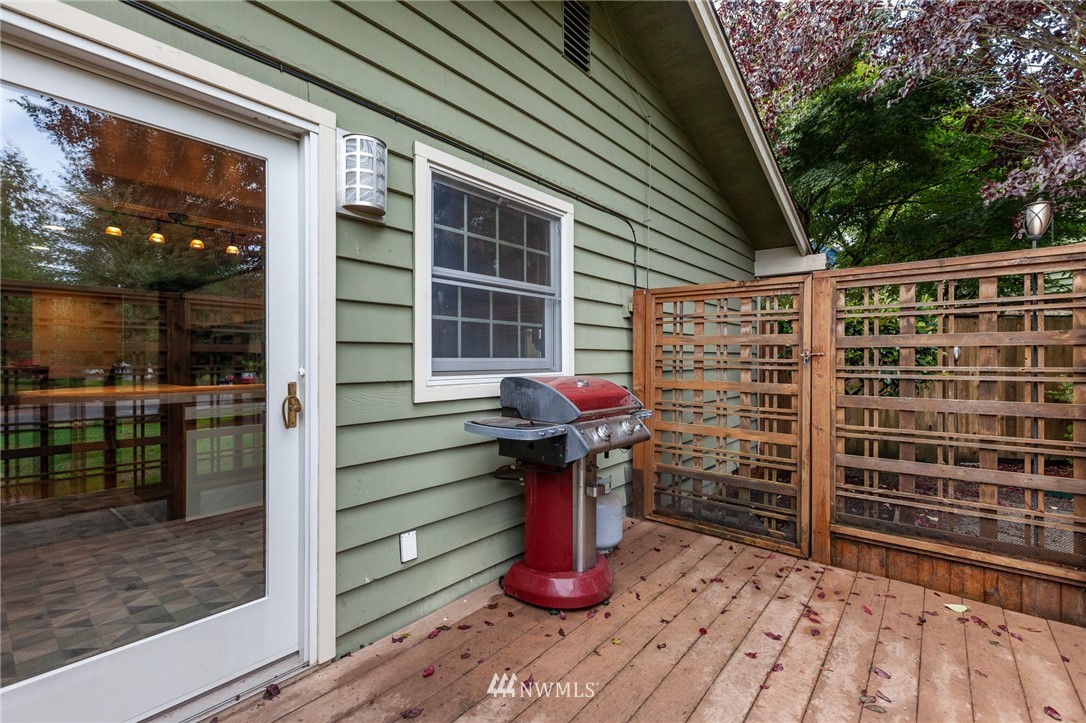 2009 Dayton Court Southeast Renton, WA 98055 - Photo 13 of 34 Gallery Image 13