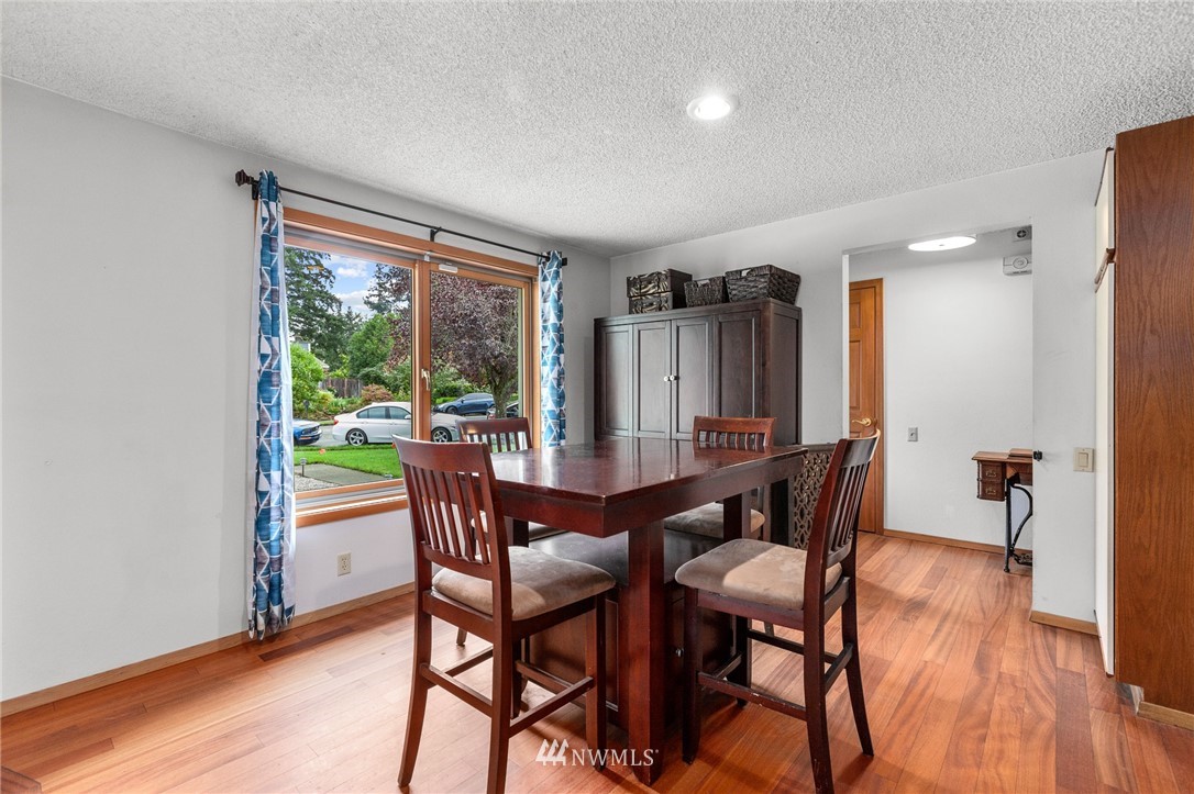 2009 Dayton Court Southeast Renton, WA 98055 - Photo 15 of 34 Gallery Image 15