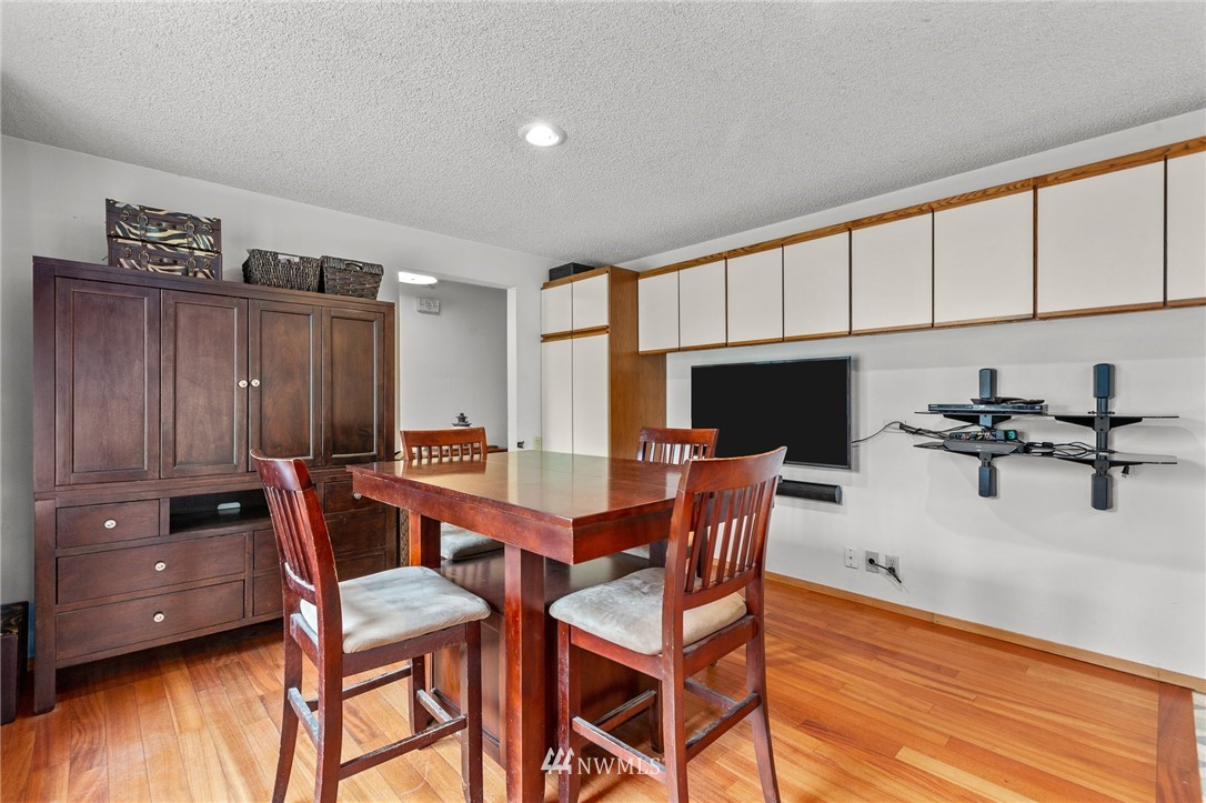 2009 Dayton Court Southeast Renton, WA 98055 - Photo 16 of 34 Gallery Image 16