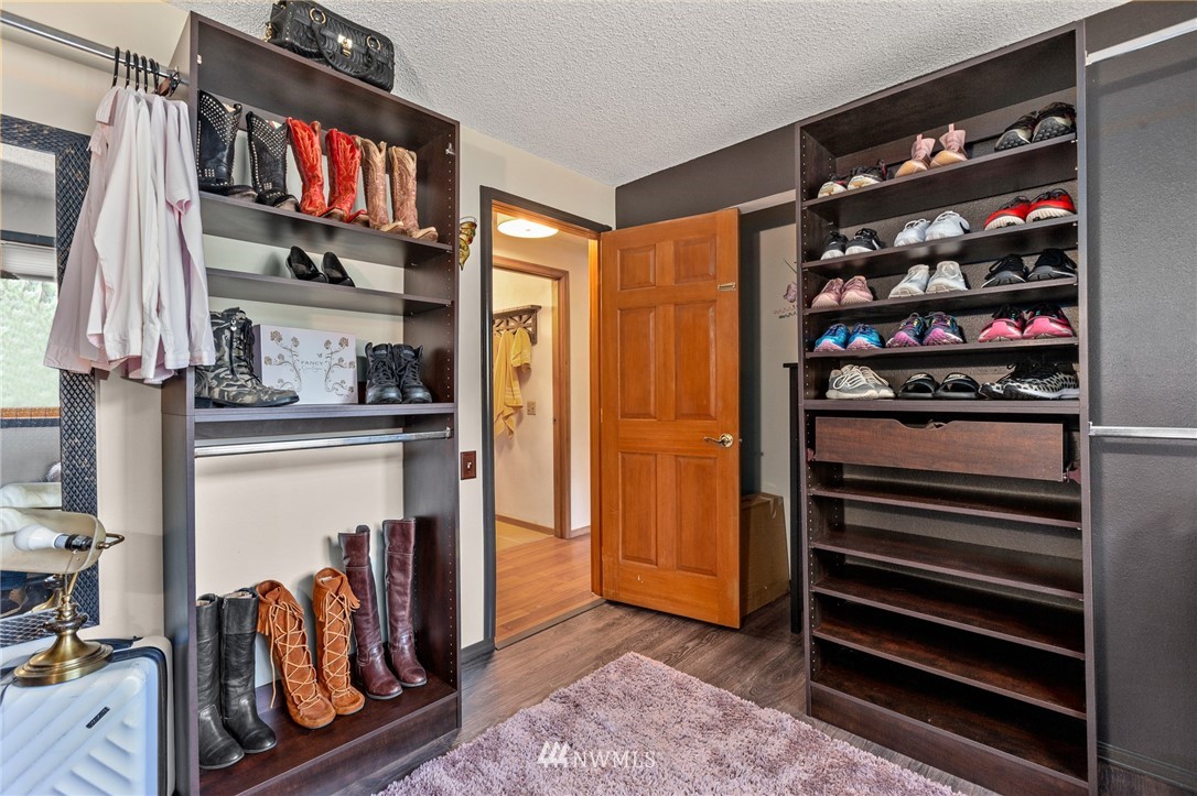 2009 Dayton Court Southeast Renton, WA 98055 - Photo 20 of 34 Gallery Image 20