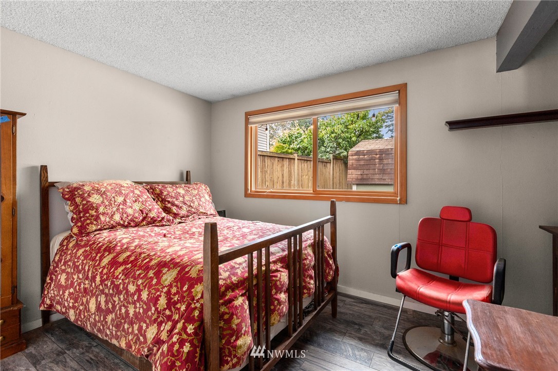 2009 Dayton Court Southeast Renton, WA 98055 - Photo 21 of 34 Gallery Image 21