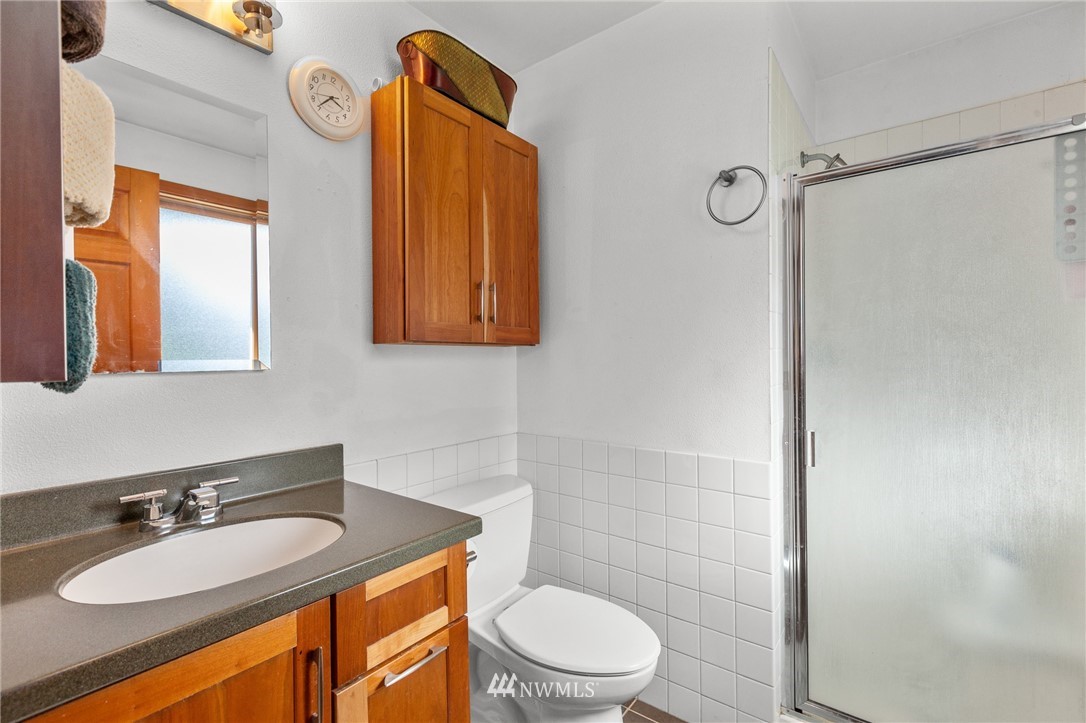 2009 Dayton Court Southeast Renton, WA 98055 - Photo 24 of 34 Gallery Image 24