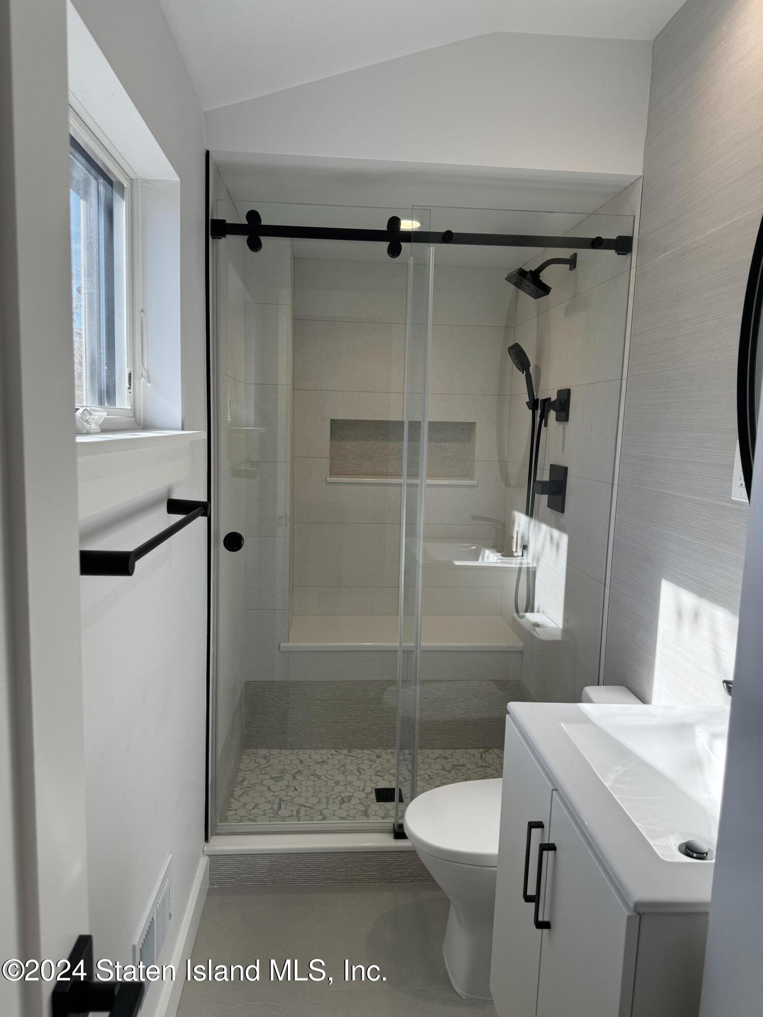 10 Alan Loop Staten Island, NY 10304 - Photo 19 of 22 IMG_2086