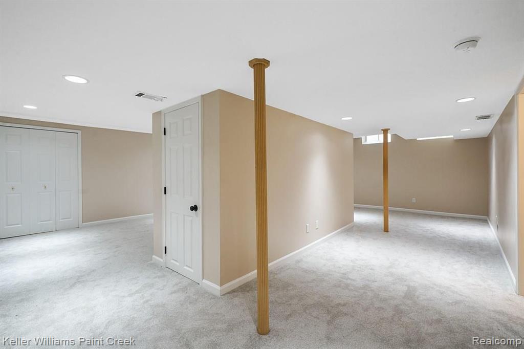 2641 Long Meadow Lane Rochester Hills, MI 48307 - Photo 32 of 38
