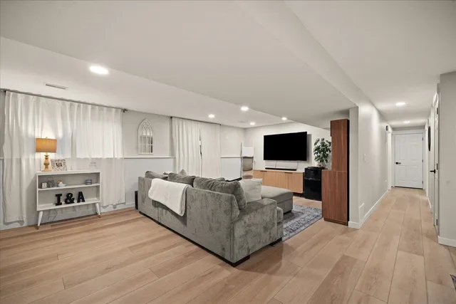 $899,000 | 513 East Silver Pines Court, Colbert, WA 99005