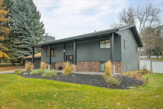 $899,000 | 513 East Silver Pines Court, Colbert, WA 99005