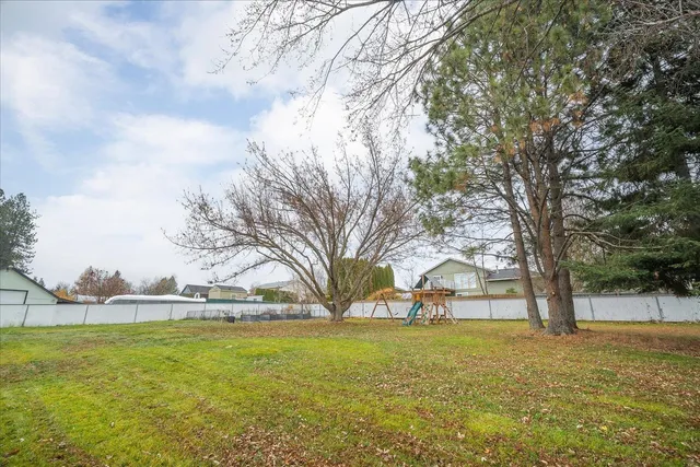 $899,000 | 513 East Silver Pines Court, Colbert, WA 99005