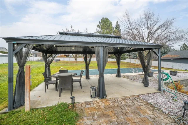 $899,000 | 513 East Silver Pines Court, Colbert, WA 99005