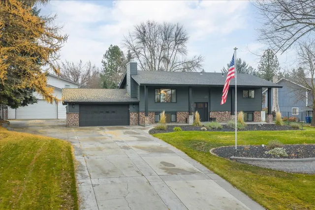 $899,000 | 513 East Silver Pines Court, Colbert, WA 99005