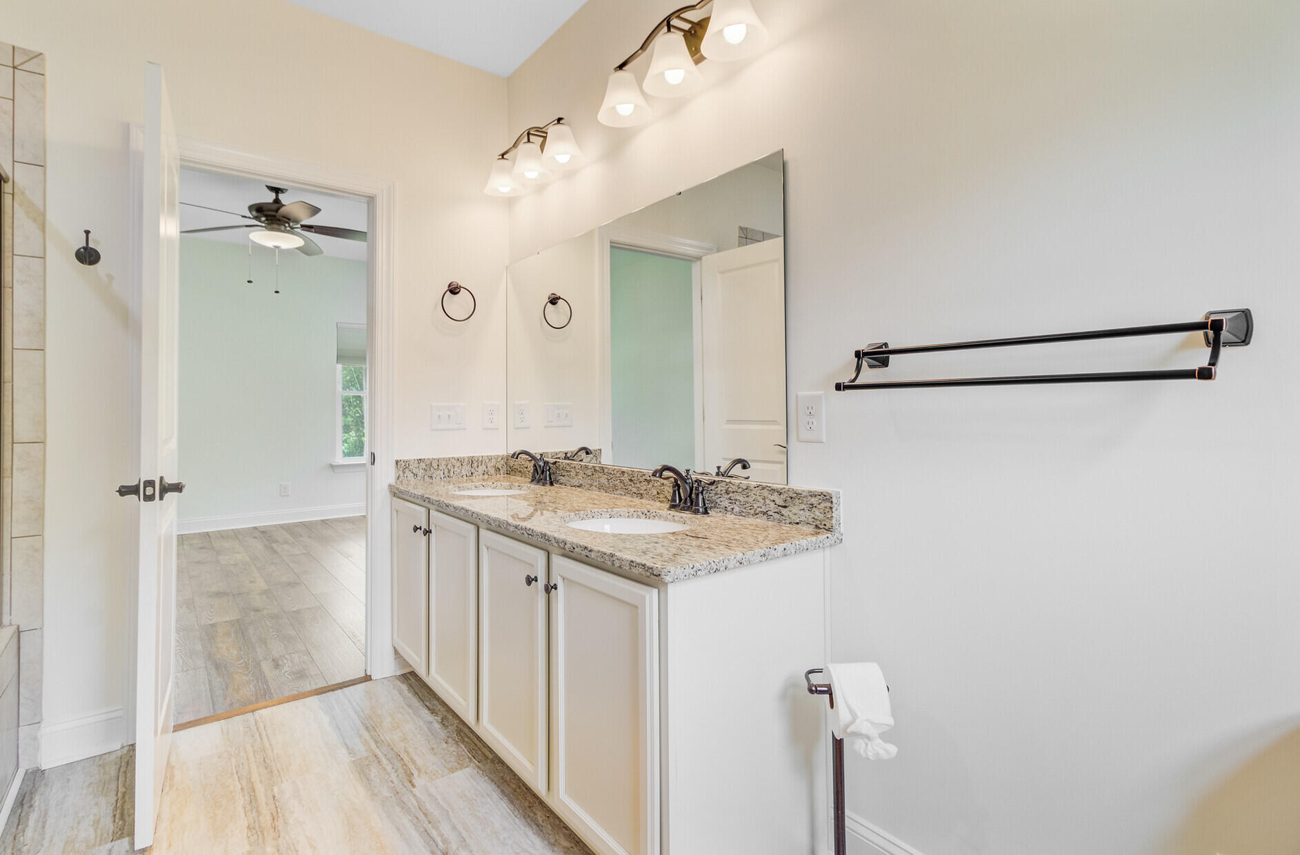 708 Tierra Loop Summerville, SC 29483 - Photo 38 of 48 Apartment Primary Bath