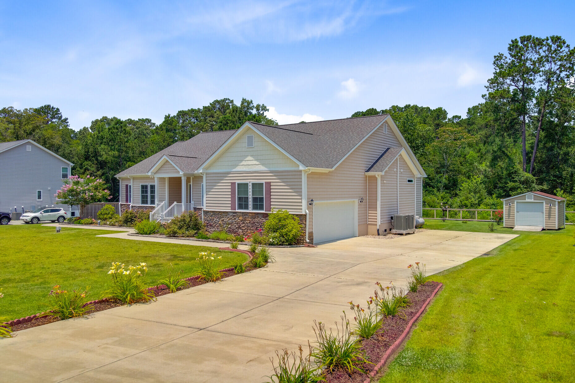 708 Tierra Loop Summerville, SC 29483 - Photo 6 of 48 Extra Long Driveway
