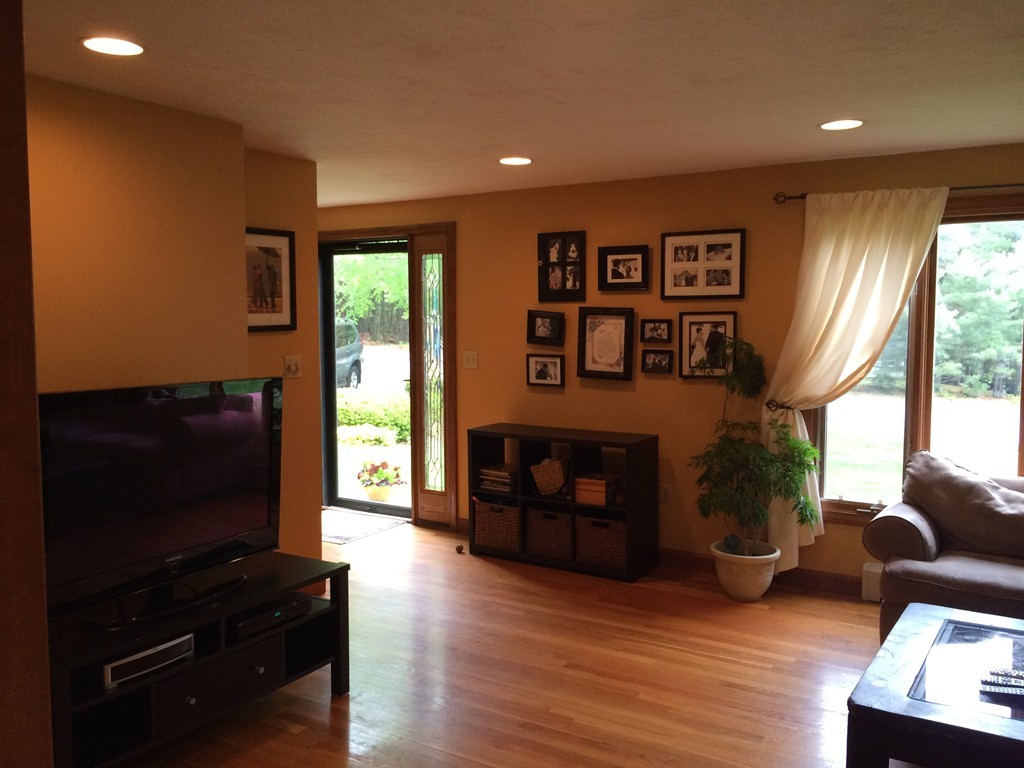 11 Buckingham Road Holden, MA 01522 - Photo 6 of 19