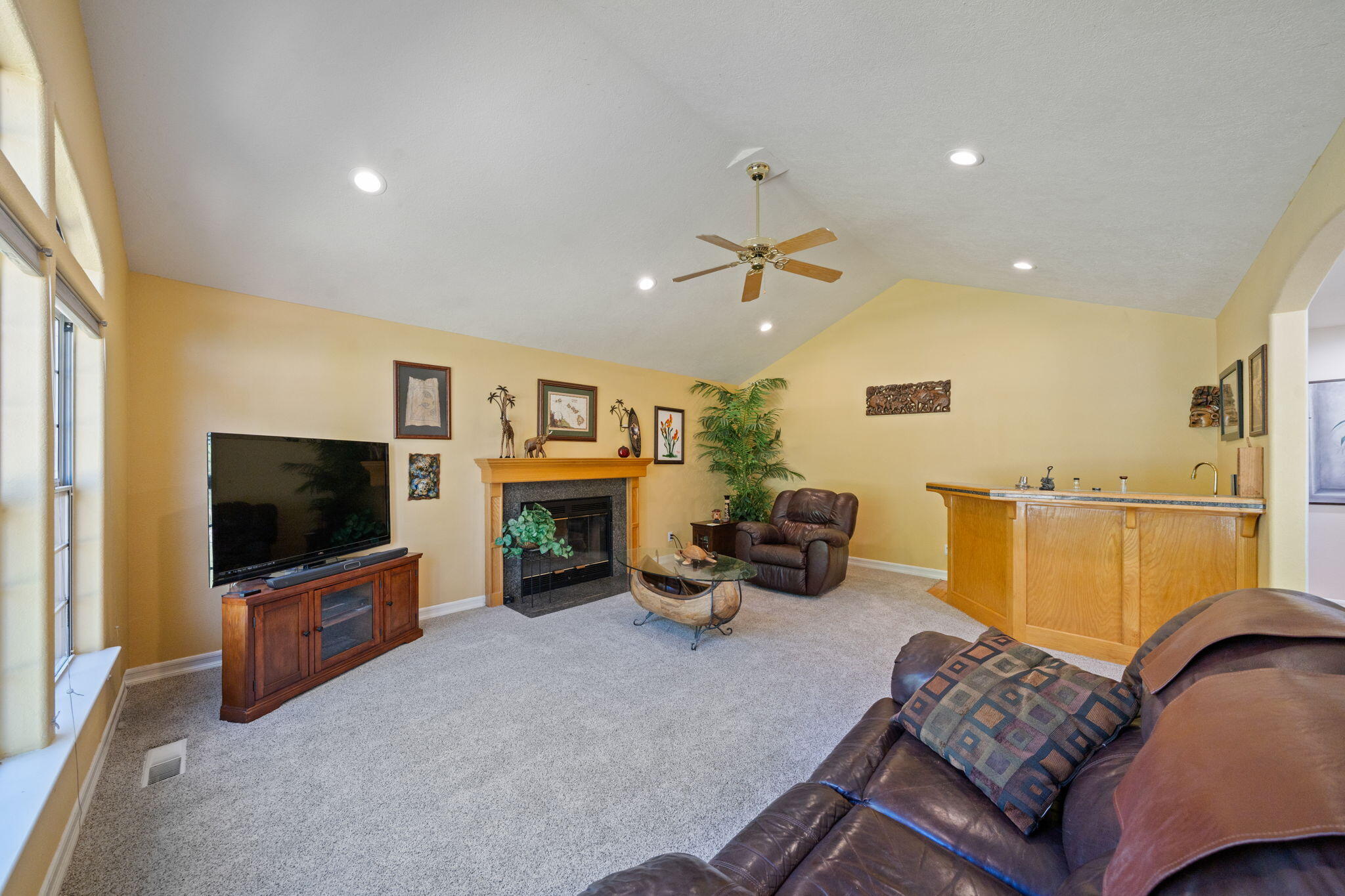 13087 Spring Lake Street Redding, CA 96003 - Photo 9 of 80 9-web-or-mls-BiggerFlow Real Estate Medi