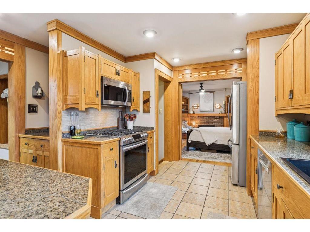 716 Roderick Street Eau Claire, WI 54701 - Photo 17 of 35