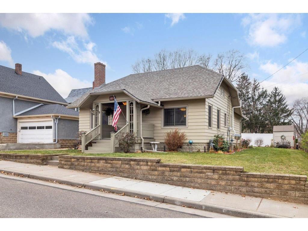 716 Roderick Street Eau Claire, WI 54701 - Photo 4 of 35