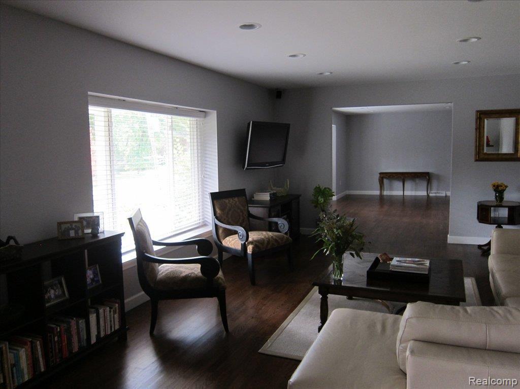 2412 Worcester Road West Bloomfield, MI 48323 - Photo 6 of 23 HOUSE PHOTOS 025